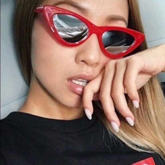 Gave2aRadChick‼️Retro-Red Cat Eye Sunnies😎 - Picture 3 of 7